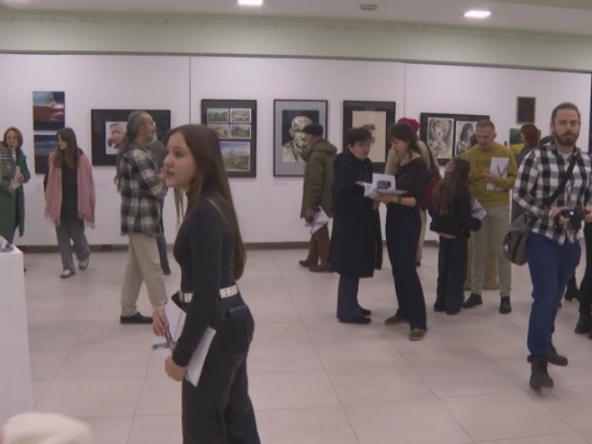 На изложби у Приједору представило се 27 сликара, графичара и вајара (ВИДЕО)
