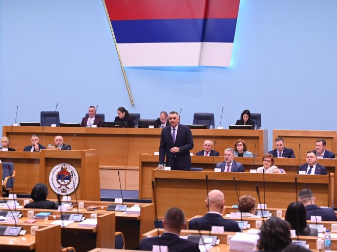 Минић Вукановићу: Све што радите је најобичнији спин, авион Владе није летио за Рим