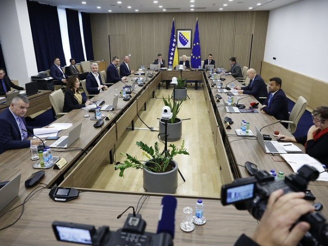 Савјет министара утврдио годишњу квоту радних дозвола за запошљавање странаца