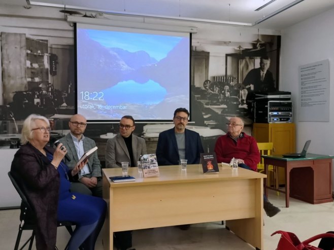 У Београду представљена књига "Виртуелна ломача: Како друштвене мреже разарају јавну дебату?"