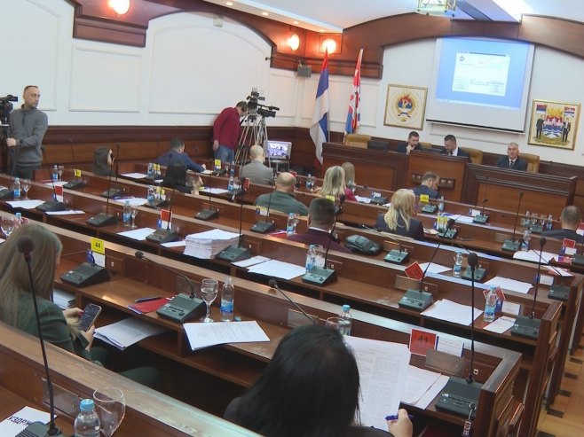 Станивуковић не одустаје од уговора за расвјету са "Кончаром"; Лукач: Није у складу са прописима