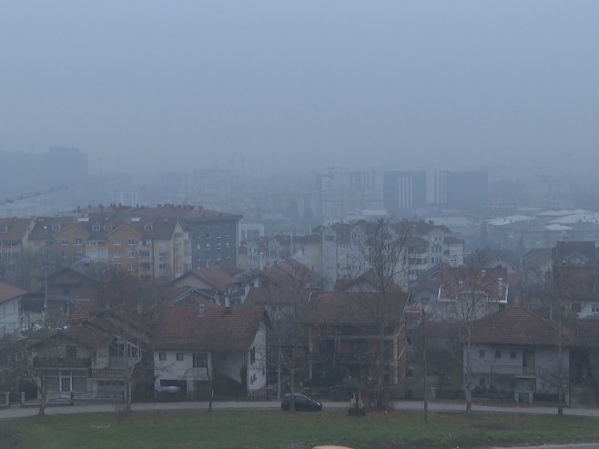 Магла у појединим мјестима остаје током цијелог дана, у осталим крајевима сунчано