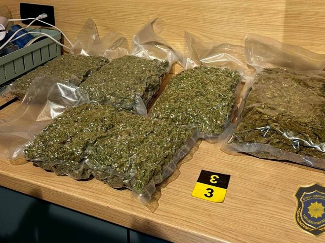 Пронађено око 15 килограма дроге