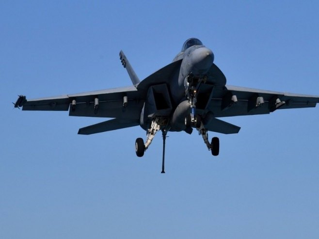 У близини Венецуеле подигнута америчка авијација