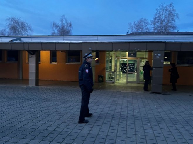 Бањалука: Поново дојава о бомби у основној школи (ФОТО)