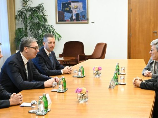 Вучић разговарао са Џефријем Саксом