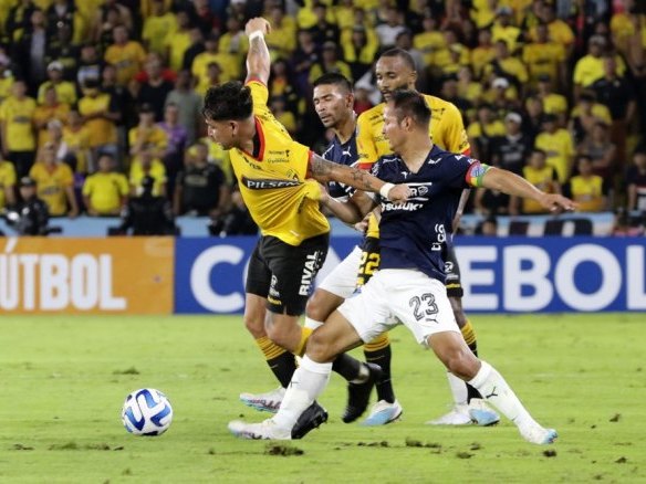 Репрезентативац Еквадора Марио Пинеида убијен на улици