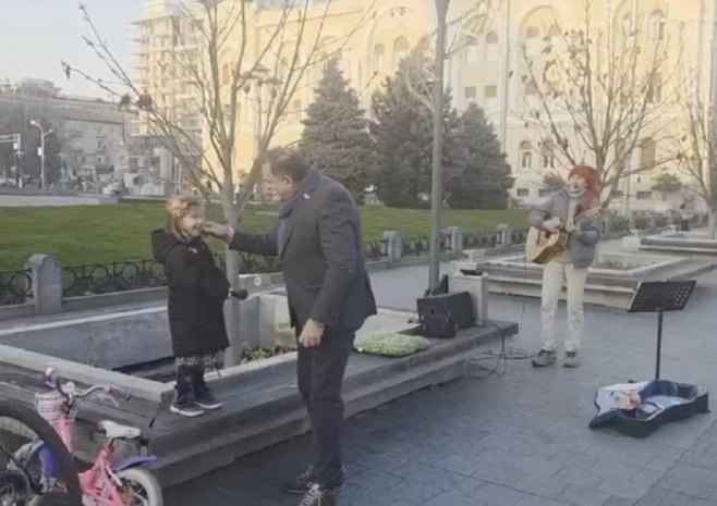 Додик: Празници су у дјечијем осмијеху и у тренуцима који се не планирају планирају