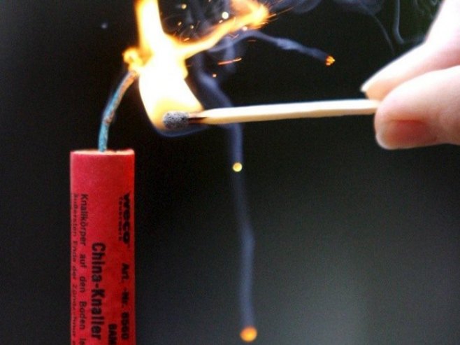 Малољетник теже повријеђен од пиротехничког средства