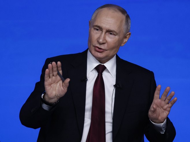 Путин на економском савјету у Санкт Петербургу