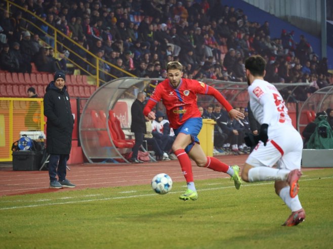 Фудбалери Борца поражени од Зрињског, црвено-плавима јесења титула (ФОТО)