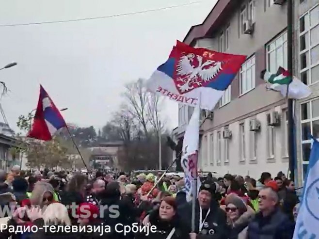 Протест студената у Новом Пазару, траже увођење принудне управе на ДУНП-у