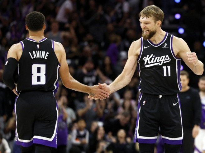 Хјустон послије славља у Денверу киксирао у Сакраменту