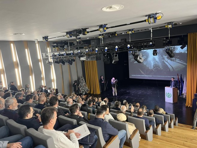 Шумарски факултет у Бањалуци обиљежио 33 године рада, промовисани дипломци (ВИДЕО)