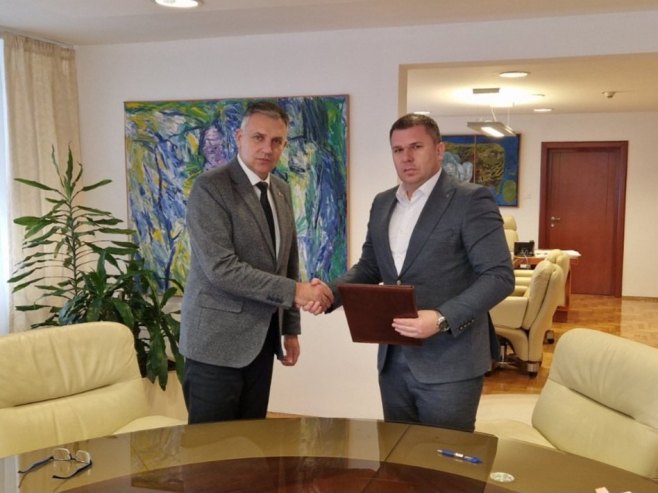 Потписан споразум Министарства просвјете и Јавног фонда за дјечију заштиту