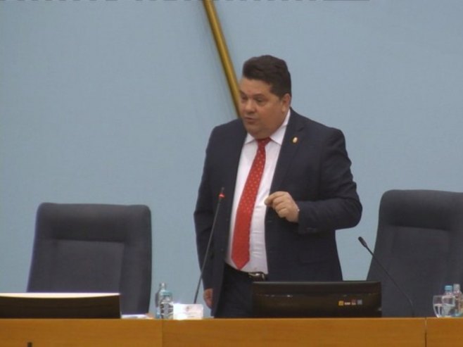 Стевандић поручио Вукановићу: Заштитник педофила нема право да прича о дјеци и туђим породицама (ВИДЕО)