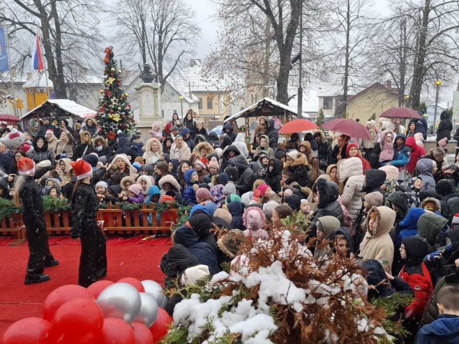 Малишани у Мркоњић Граду дочекали Дјечију нову годину