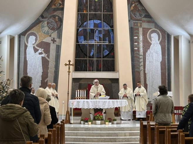 Миса у бањалучкој катедрали Светог Бонавентуре - предводио је бискуп бањалучки Жељко Мајић