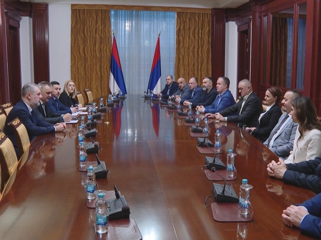 Минић са хирурзима Српске и Србије: Имамо висок ниво здравствених услуга