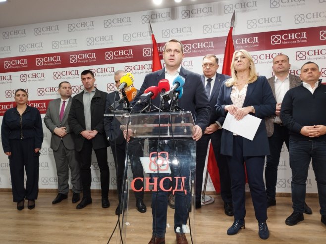 УЖИВО - Конференција за новинаре након Извршног комитета СНСД-а