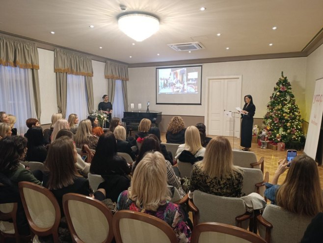 Фемале нет организовао новогодишњи пријем