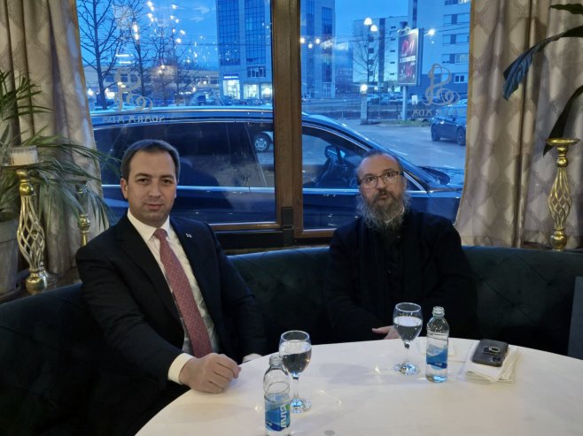 Горан Селак и епископ горњокарловачки Герасим - Фото: СРНА