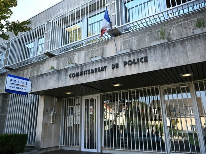 Париз: Три жене избодене ножем у метроу, ухапшен осумњичени