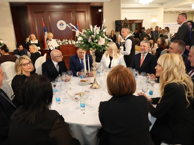 УЖИВО - "С љубављу храбрим срцима": Донаторско вече у Бањалуци