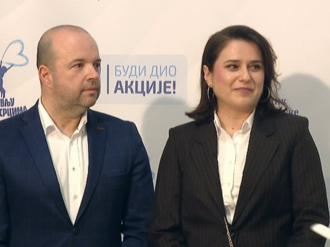 Porodica Štrkić (Foto: ZIPAPHOTO/Borislav Zdrinja)