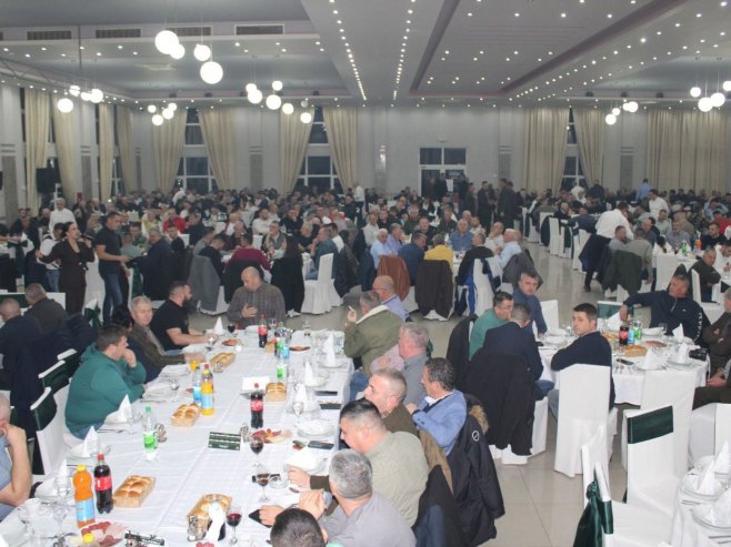 У Лопарама одржано традиционално ловачко вече