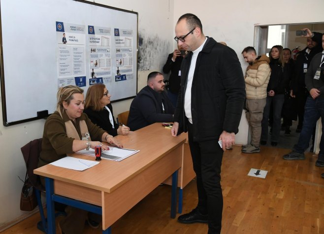 Објављени први резултати гласања на КиМ: Самоопредјељењу 43 одсто, Српској листи шест одсто гласова