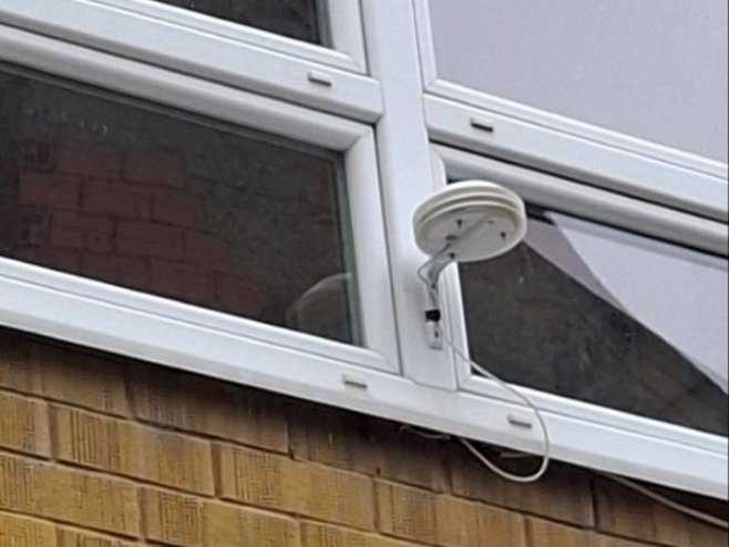 Зворник - Градска управа - сензор за мјерење квалитета ваздуха - Фото: СРНА