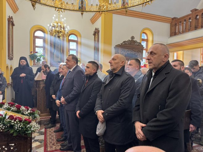 Дан сјећања на Петра Поповића Пецију; Литургији присуствују Додик и Егић (ФОТО)