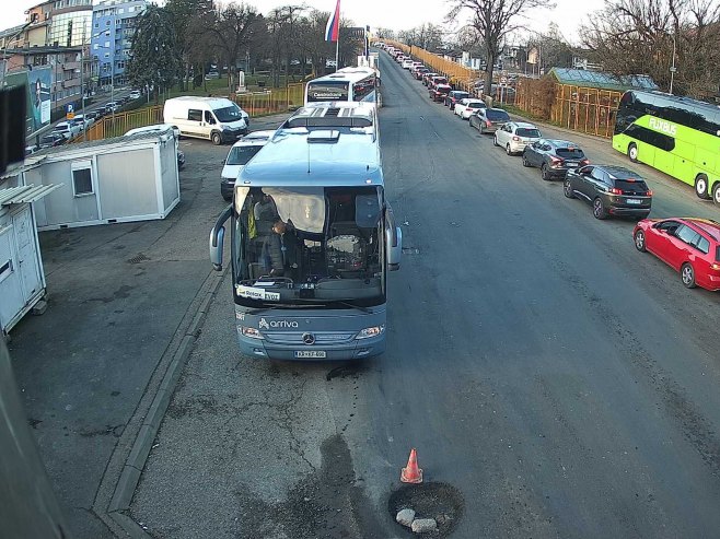 Појачан саобраћај на прелазима са Хрватском