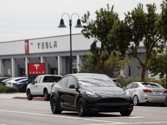 Очекује се нови пад продаје Тесле због недостатка пореских олакшица и конкуренције