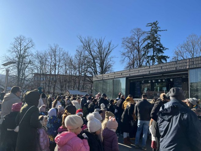 Малишани у Бањалуци обиљежили дјечију Нову годину (ВИДЕО)