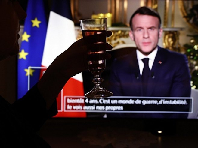 Новогодишње обраћање Макрона пратило 8,9 милиона гледалаца, мање него 2024.