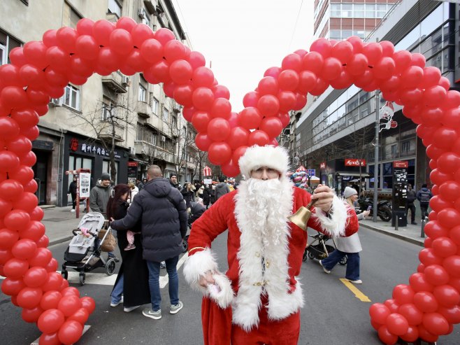 Београд: Улица отвореног срца - концерти, представе, хуманитарни штандови (ФОТО)