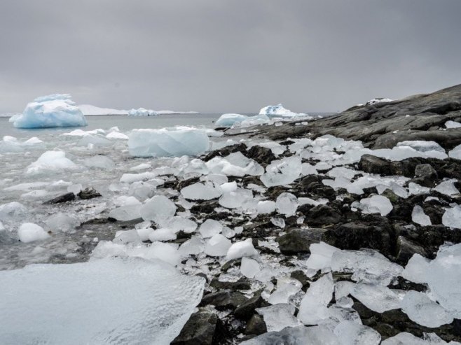 Лед оковао Далмацију, температуре падају до минус 12,7 степени