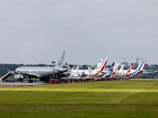 Кашњења и отказивање летова у Амстердаму због лоших временских услова