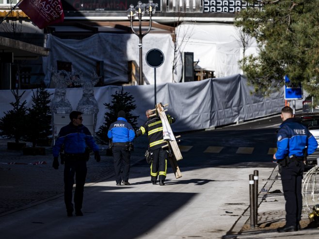 Пожар у Швајцарској изазвале свијеће на боцама шампањца (ФОТО/ВИДЕО)