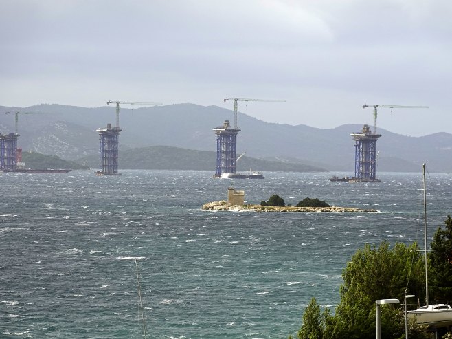 Дубровник: Након вишечасовне борбе с морем, извучено тијело мушкарца из БиХ