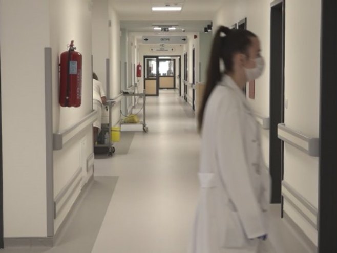 Повећан број респираторних инфекција с повратком ђака у клупе (ВИДЕО)