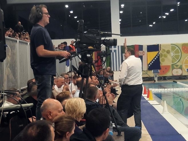 Ватерполисти Србије против Шпаније, присуствују Додик и Ћурић (ВИДЕО)