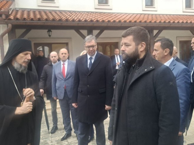 Додик, Цвијановић и Вучић обишли Духовни центар у Мркоњићима; Дочекао их митрополит Димитрије (ФОТО/ВИДЕО)