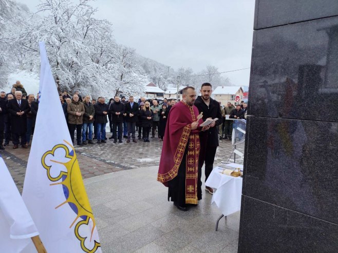 У Кравици код Братунца служен парастос - Фото: СРНА