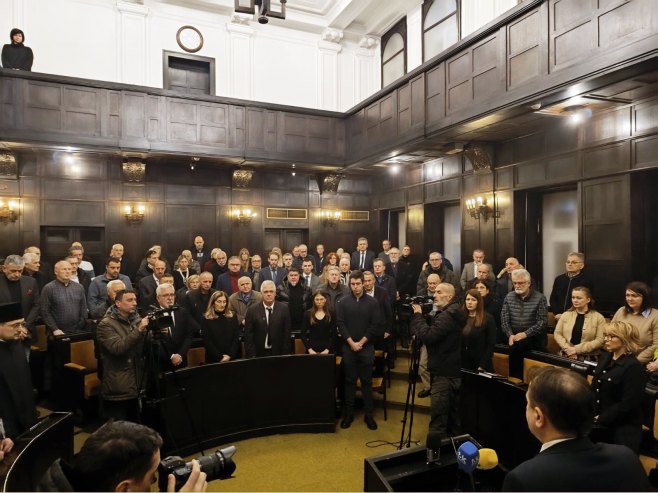 Сахрањен Владимир Лукић; Комеморацији присуствовала в.д. предсједника Српске Ана Тришић Бабић Сахрањен Владимир Лукић; Комеморацији присуствовала в.д. предсједника Српске Ана Тришић Бабић