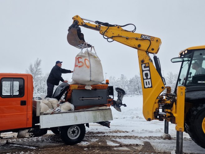 Брчко - чишћење путева - Фото: СРНА