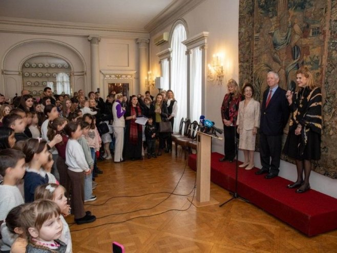 Божићни пријеми за више од 1.000 дјеце из Србије и Српске у дому Карађорђевића
