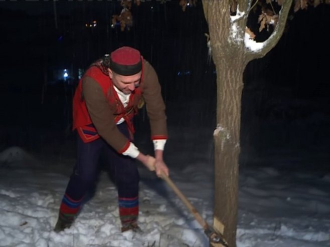 Бадње јутро у Великом Блашку и Чардачанима у знаку традиције и заједништва